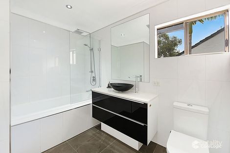 Property photo of 28/7 Campbell Street Bundall QLD 4217