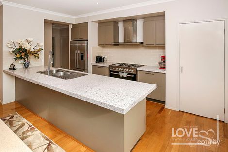 Property photo of 15 Queens Gardens Bundoora VIC 3083