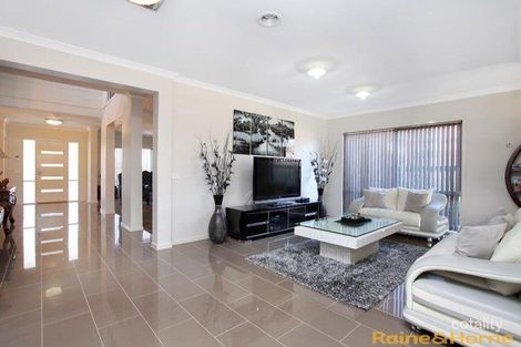 Property photo of 25 Balmain Circuit Taylors Hill VIC 3037