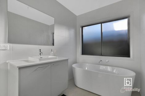 Property photo of 44 Bradman Drive Woongarrah NSW 2259