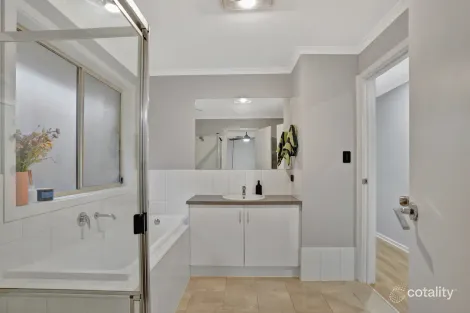 Property photo of 15 Rawlings Circuit Evanston SA 5116
