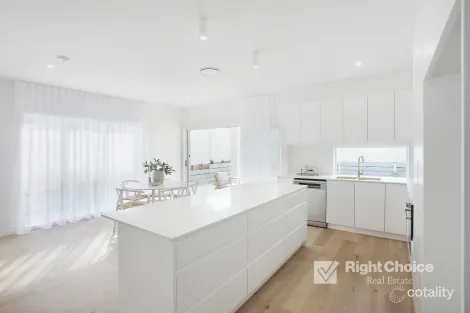 Property photo of 140 Lancaster Drive Badagarang NSW 2540