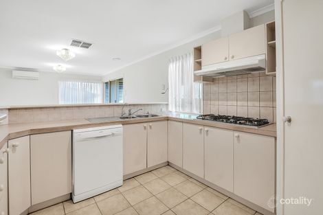 Property photo of 28 Sutherland Way Roxburgh Park VIC 3064