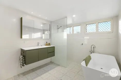 Property photo of 28 Esplanade Coconuts QLD 4860