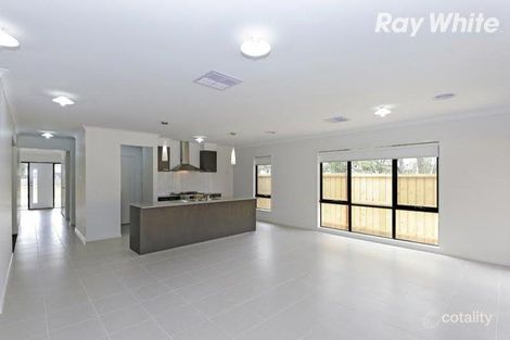 Property photo of 11 Ferngully Crescent South Morang VIC 3752