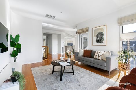 Property photo of 43 Crestwood Avenue Macleod VIC 3085