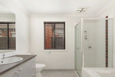 Property photo of 49 Duncombe Park Way Deer Park VIC 3023