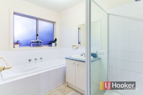 Property photo of 29 Glenaire Crescent Cranbourne West VIC 3977