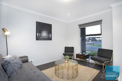 Property photo of 9 Mawson Way Fraser Rise VIC 3336