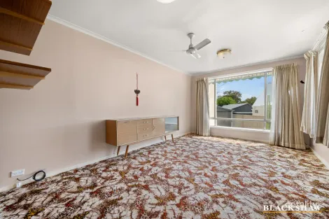 Property photo of 4 Blake Place Mawson ACT 2607