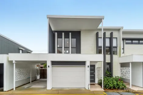 Property photo of 1/4A-8 Hansford Road Coombabah QLD 4216