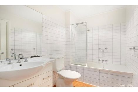 Property photo of 18/133 Fitzroy Street St Kilda VIC 3182