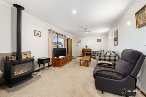 Property photo of 42 Ellen Avenue Seaspray VIC 3851