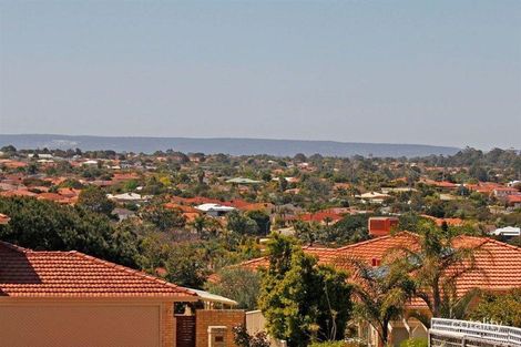 27 Waring Way, Kardinya, WA 6163