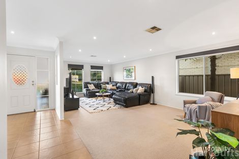 Property photo of 17 Hadlow Drive Cameron Park NSW 2285