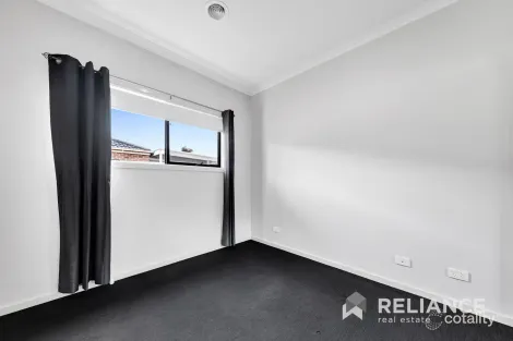 Property photo of 2/7 Juliana Avenue Wyndham Vale VIC 3024