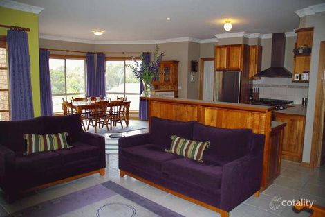 Property photo of 4 Pinelea Grove Gisborne VIC 3437