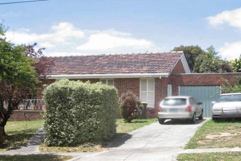 1 Hutchinson St, Burwood East, VIC 3151