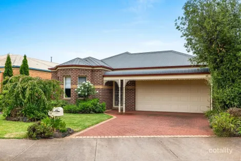 12 The Parkway, Caroline Springs, VIC 3023