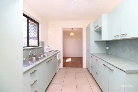 Property photo of 3 Moore Crescent Mornington QLD 4825