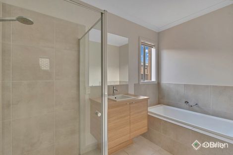 Property photo of 6 Veltins Way Strathtulloh VIC 3338