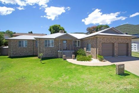 10 Emerald Ave, East Tamworth, NSW 2340