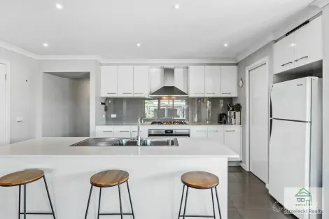 Property photo of 56 Davey Drive Trafalgar VIC 3824