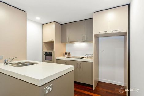 Property photo of 32/1 Asling Street Brighton VIC 3186