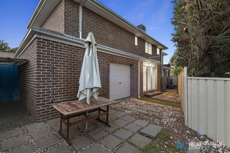 Property photo of 1/8 Kassan Gardens Endeavour Hills VIC 3802