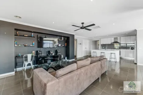 Property photo of 56 Davey Drive Trafalgar VIC 3824