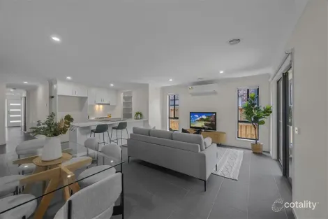 71 BAYCREST DR, POINT COOK, VIC 3030