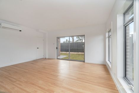 2/87 Kennedy Pde, Roxburgh Park, VIC 3064