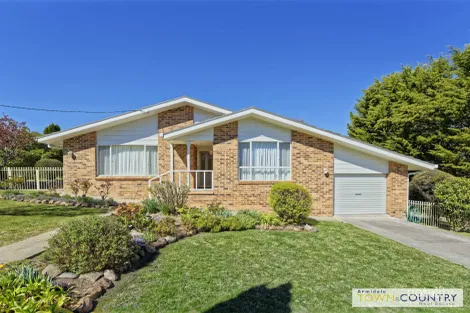 39 Chestnut Ave, Armidale, NSW 2350