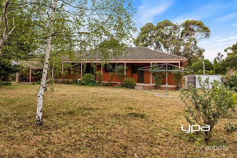 Property photo of 16 Newnham Drive Romsey VIC 3434