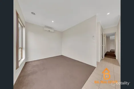 Property photo of 13 Horseshoe Circuit Truganina VIC 3029