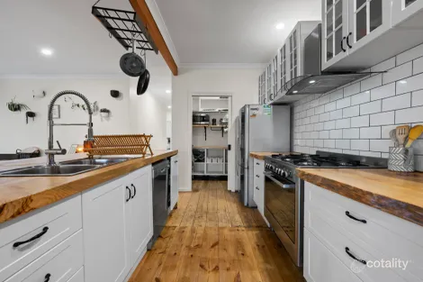 Property photo of 32 Malcolm Street Mansfield VIC 3722