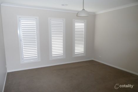 Property photo of 19 Bonneville Parade Pakenham VIC 3810