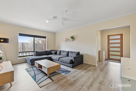 Property photo of 11 Diston Court Pakenham VIC 3810