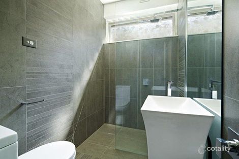 Property photo of 2/240 Barkly Street St Kilda VIC 3182