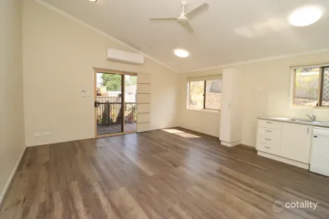1/8 Riverview Tce, Parkside, QLD 4825