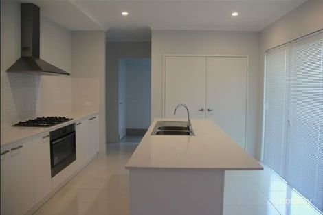 Property photo of 33 Willowdale Promenade Piara Waters WA 6112