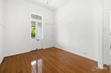 Property photo of 26 Harrogate Street Woolloongabba QLD 4102