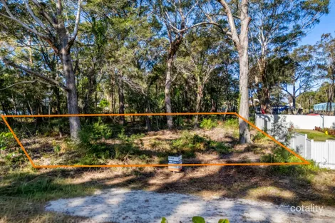 35 Pearl St, Russell Island, QLD 4184