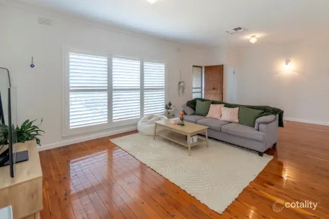 Property photo of 3 Parry Drive Temora NSW 2666