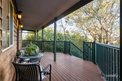 42 FLORA ST, WENTWORTH FALLS, NSW 2782