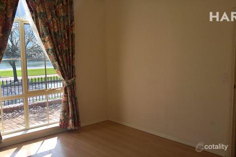 Property photo of 1 Lakeside Close Mawson Lakes SA 5095