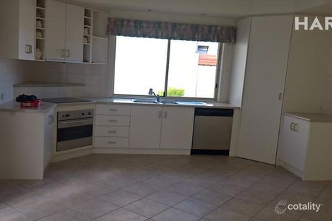 Property photo of 1 Lakeside Close Mawson Lakes SA 5095