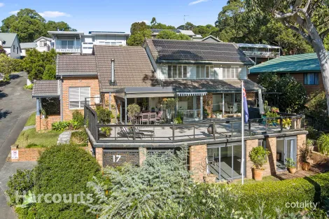 Property photo of 17 Michael Crescent Kiama Downs NSW 2533
