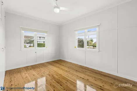 Property photo of 5 Horner Street Centenary Heights QLD 4350