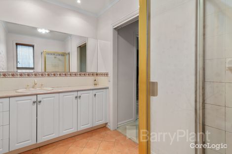 Property photo of 21 Mosman Close Wantirna South VIC 3152